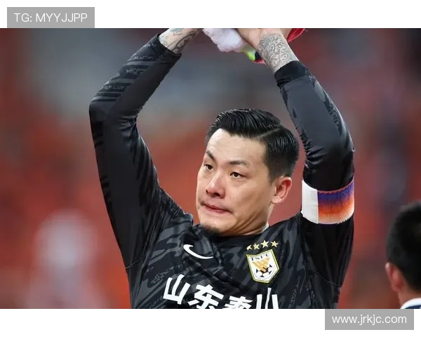 王大雷带领球队奋战赛场 从坚守到突破 展现门将无畏精神与领导力